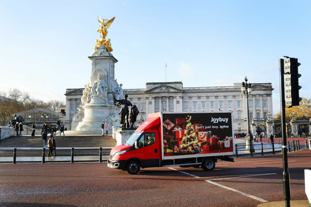 Joybuy Christmas Truck to Tour London: 6,000 Giveaways, Must-Have Gifts and Chance to Win a New Electric Car