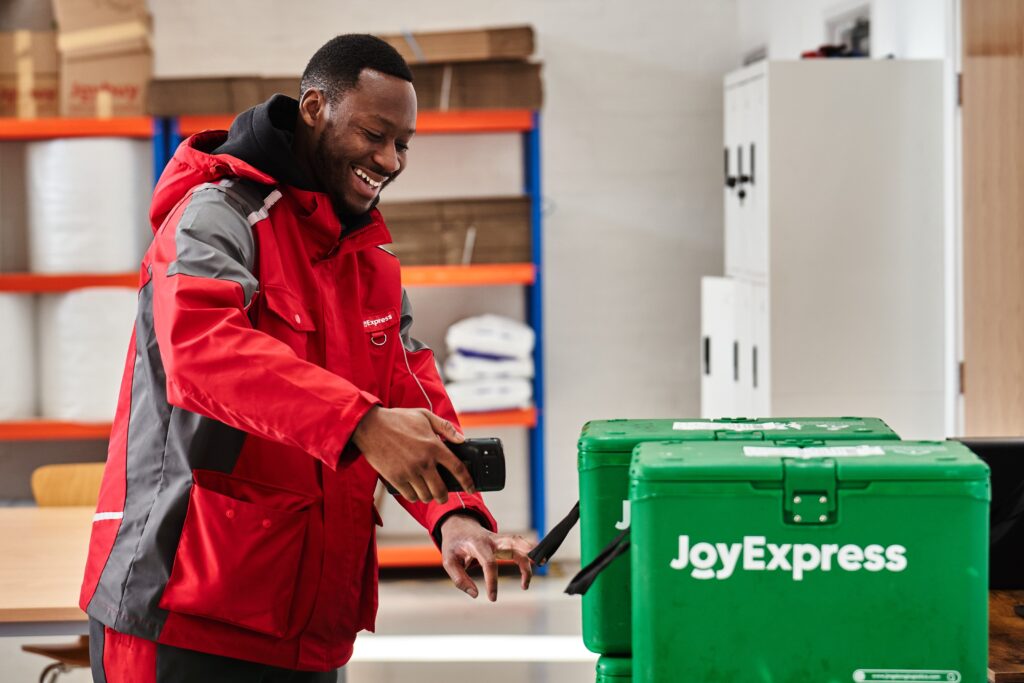 JoyExpress Courier Scans Joybuy Orders