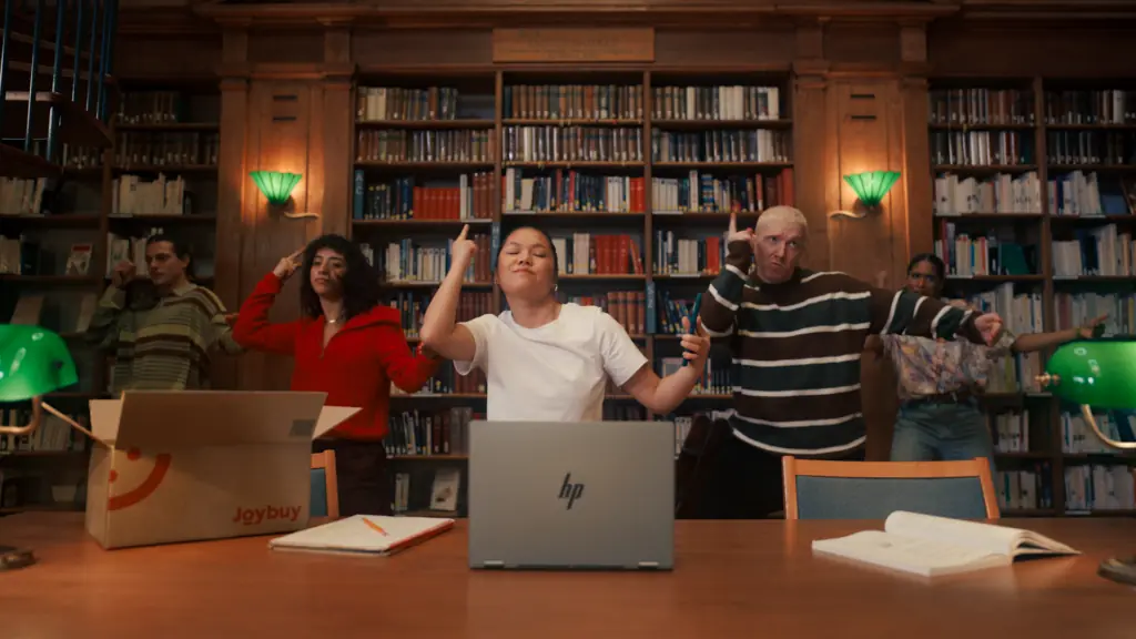 Joybuy TV Advert Laptop